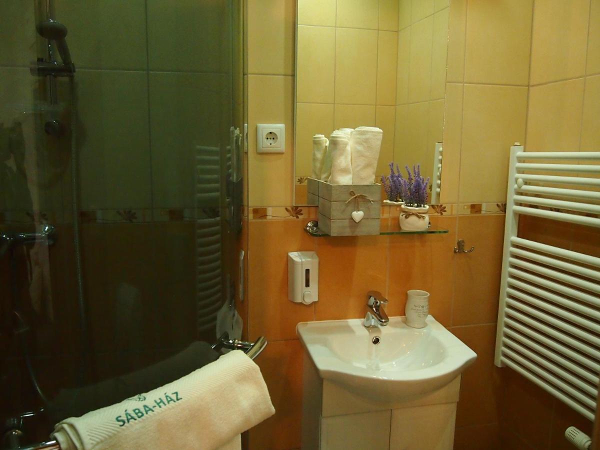 Saba-Haz Hotell Balatonboglár Exteriör bild